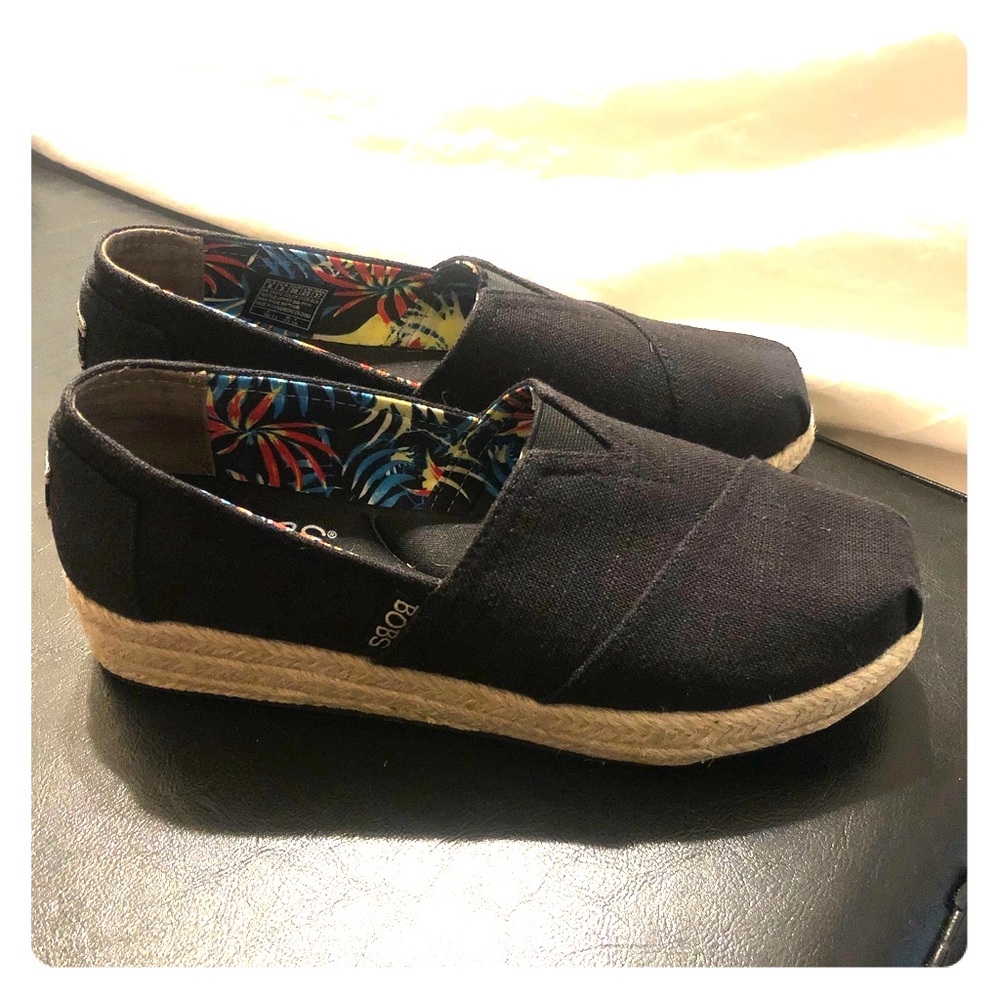 Bob’s black canvas hemp bottom wedges